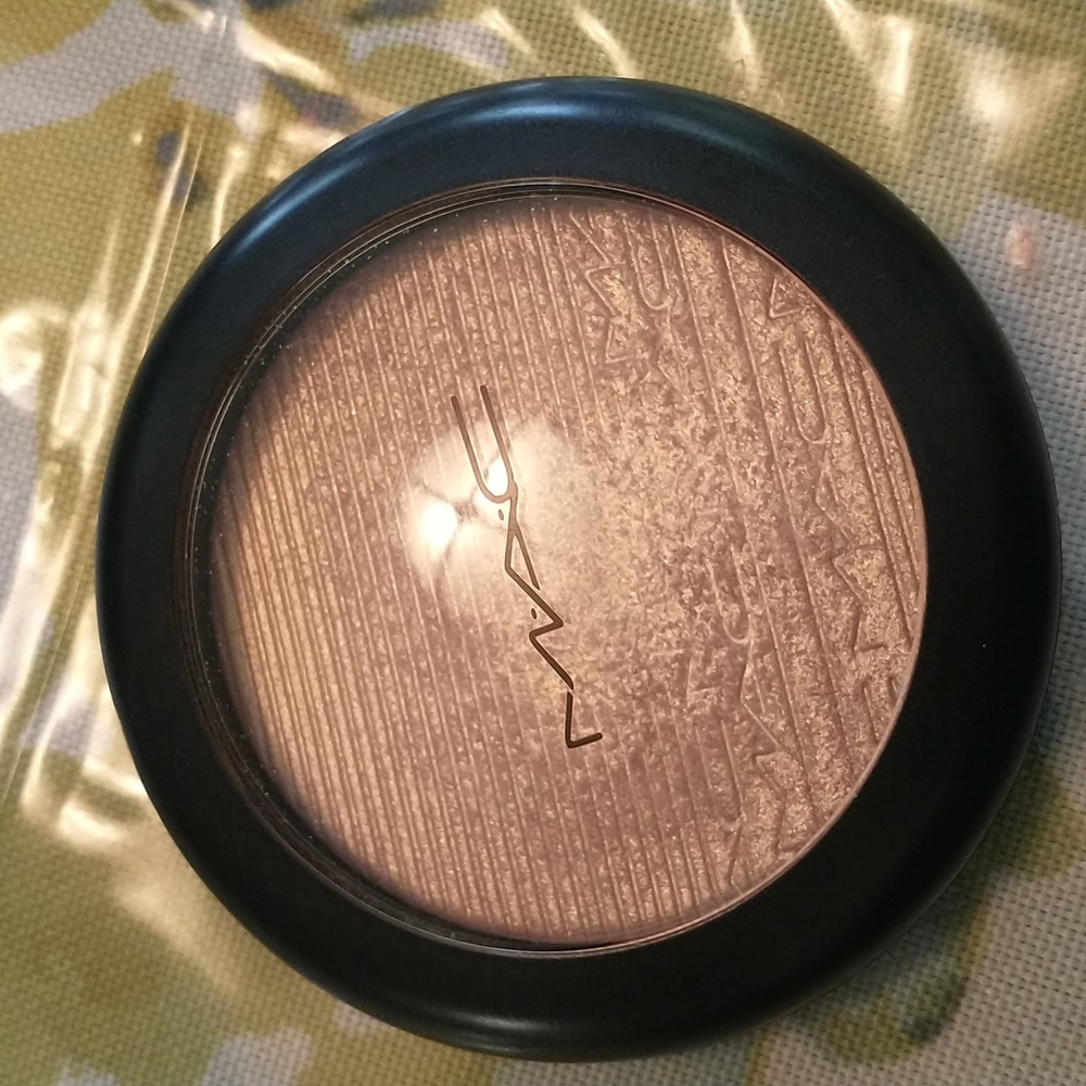 MAC skinfinish Beaming Blush